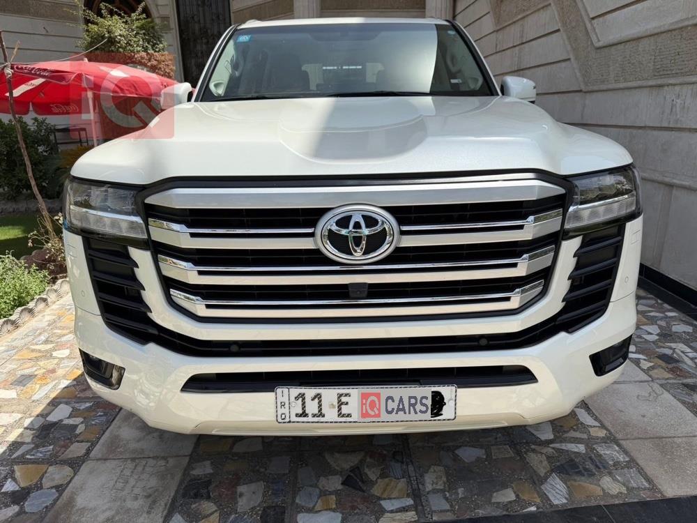 تۆیۆتا لاند کروزەر